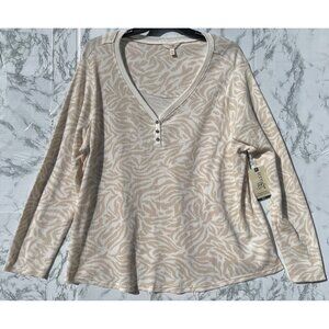 Terra & Sky Womens Plus Size 3X Beige & White Zebra Print Waffle Knit Henley Top